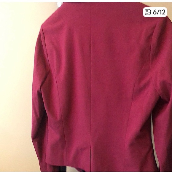 🫶🏾Chic Women's Burgundy Blazer🫶🏾 - Picture 6 of 12